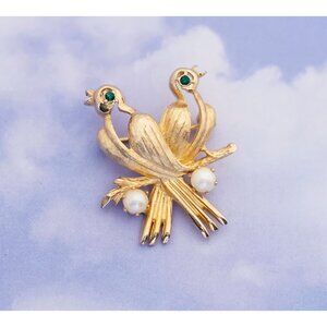 Vintage Abstract Gold Tone Brooch - S27